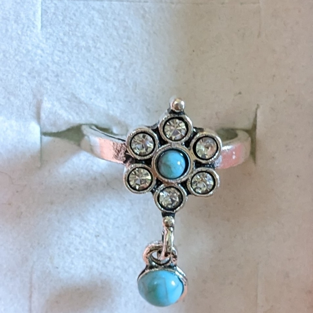New Turquoise Color Ring Vintage Style, Simulant Diamonds size 6 1/2 T2B2F
